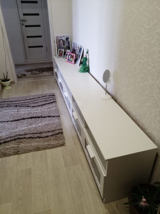 2 тумбочки под телевизор