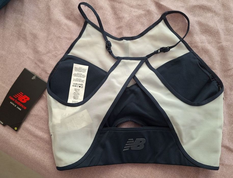 Чисто ново бюстие за спорт New Balance