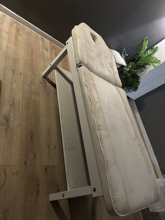 Массажная кушетка