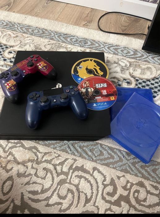 Ps4 pro версия 1 террабайт 105к торг есть