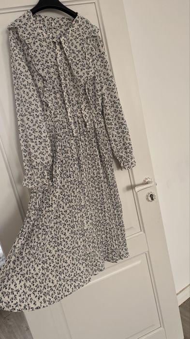 Платья качественные 42-44