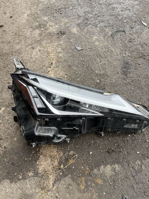 Фар десен за Lexus UX 2021 год.