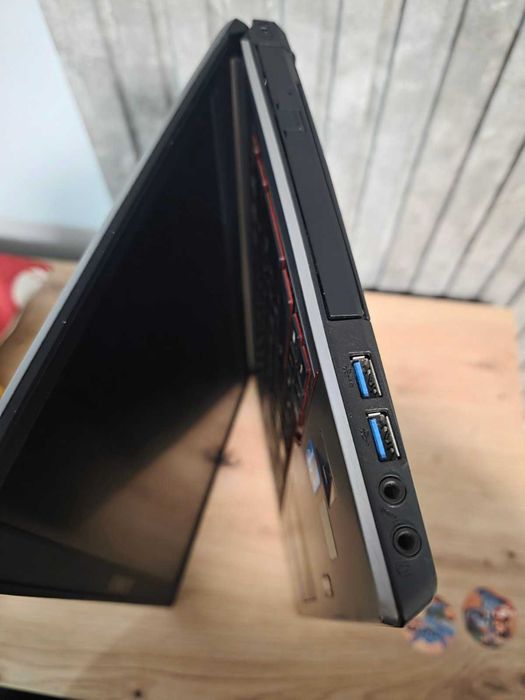 Fujitsu Lifebook E743 Core i5-3230M  2.60GHz