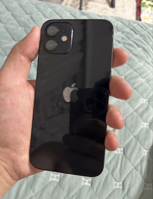 Iphone 12. 82 ёмкость