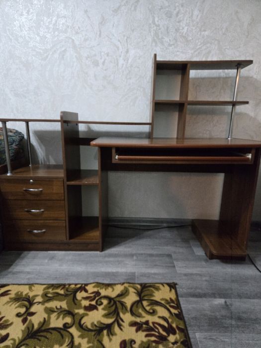 Стол компьютерный