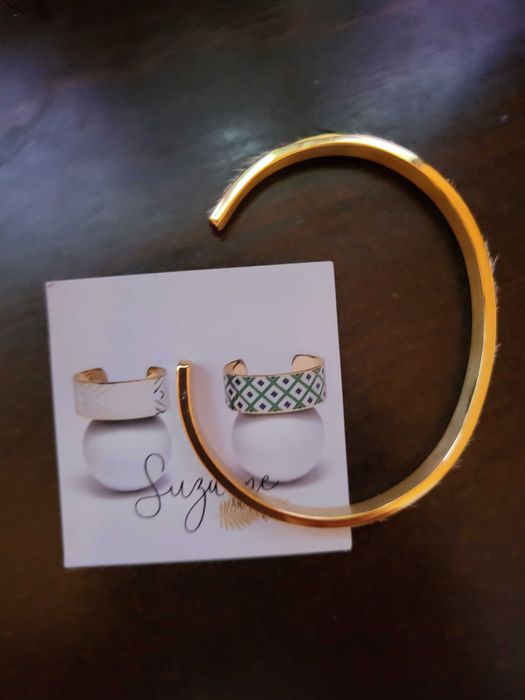 Твърда гривна с касъм