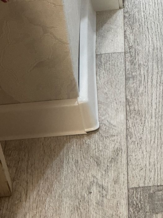 Продам плинтус новый