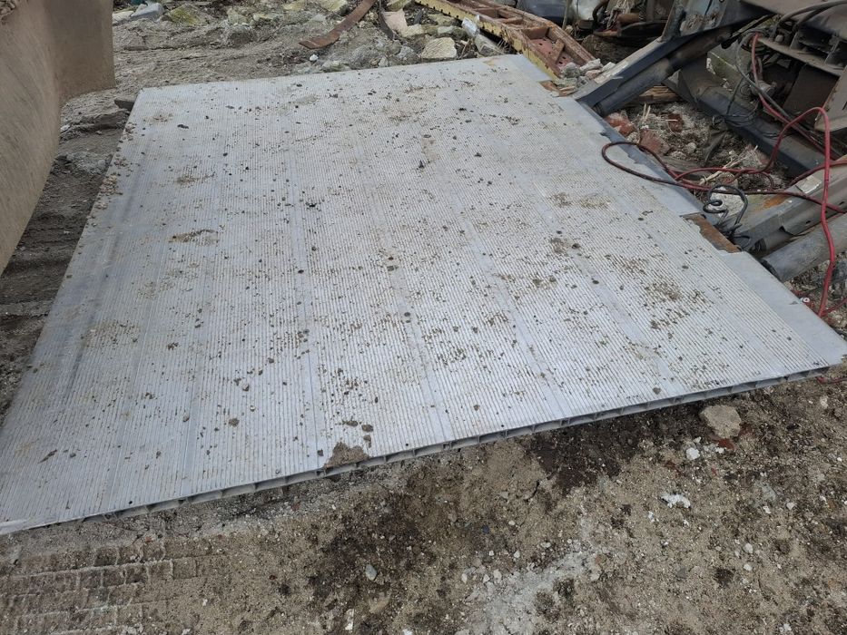 Vand lift de 2 tone merge pa 3.5 si pa 7.5 tone montat