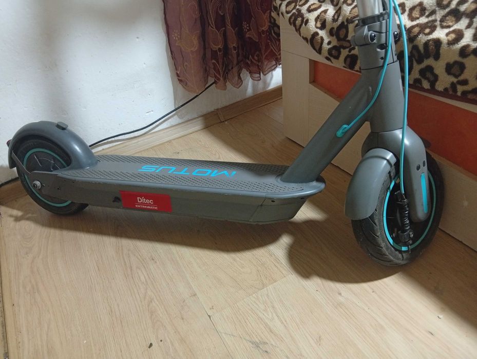 Vând schimb trotinetă 35km h ..autonomie 60 km