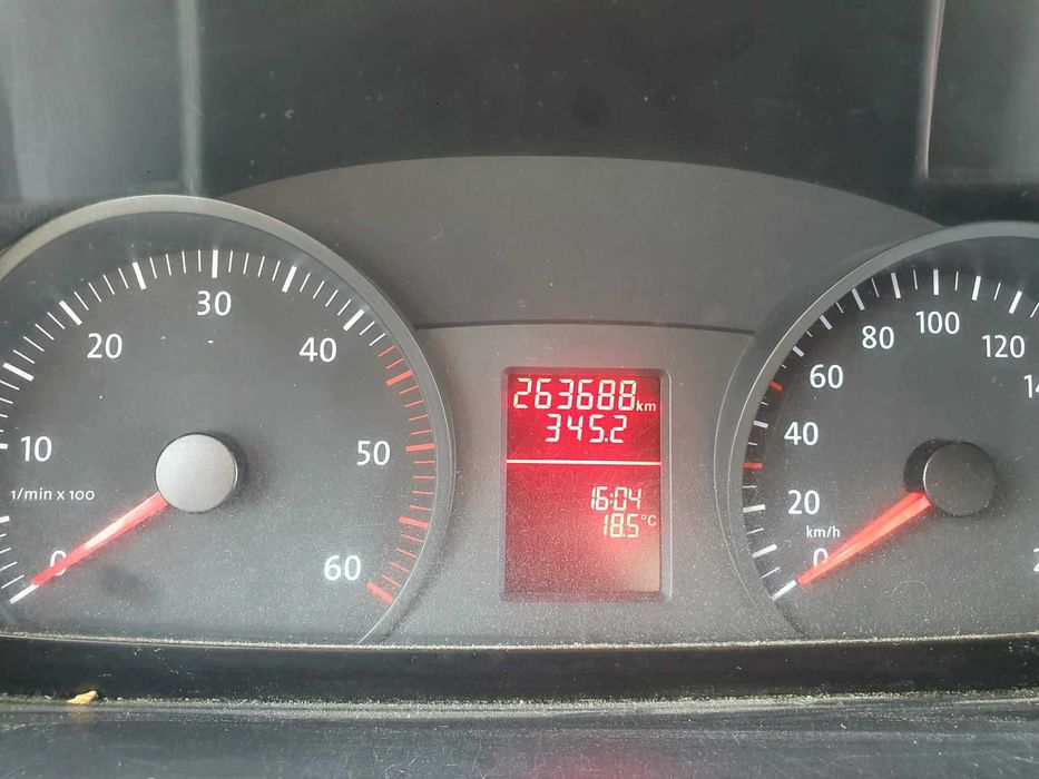 WV Crafter хладилен бус с рафтове