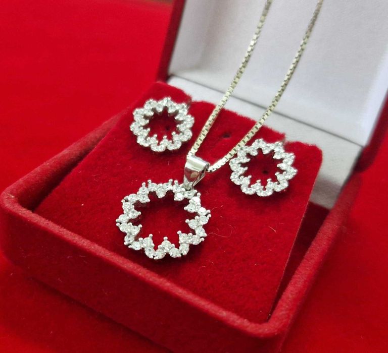 AG196,set argint 925,nou/marcat,3 piese zirconiu alb .ideal cadou