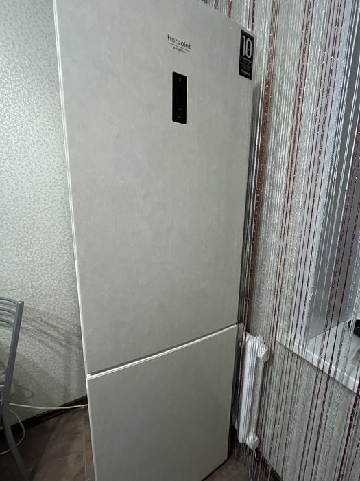 Продам холодильник, фирма “Hotpoint”