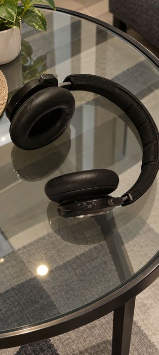 Bang and Olufsen H9i