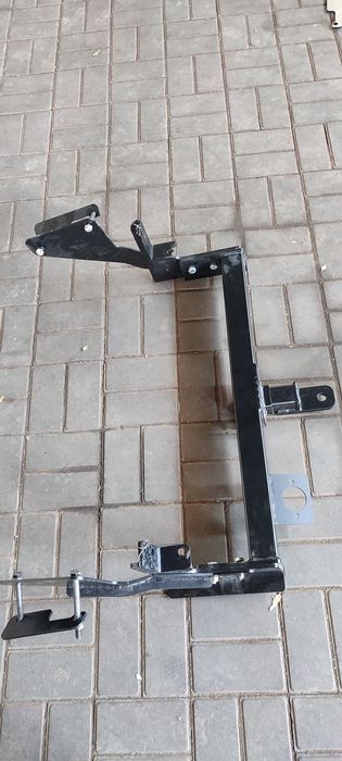 Фаркоп Mitsubishi Delica булка