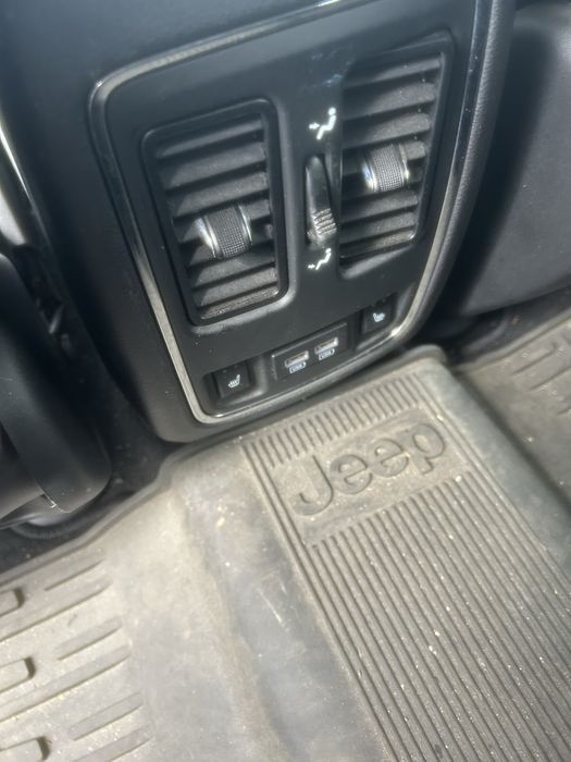 Dezmembrez Jeep Grand Cherokee