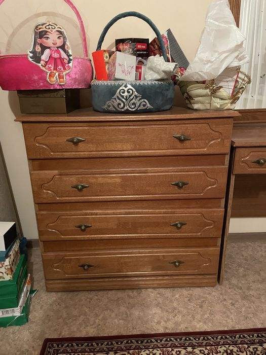 Комод с зеркалом