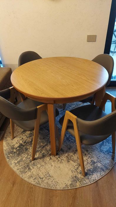Set masă extensibilă + 4 scaune – modern, stejar miere