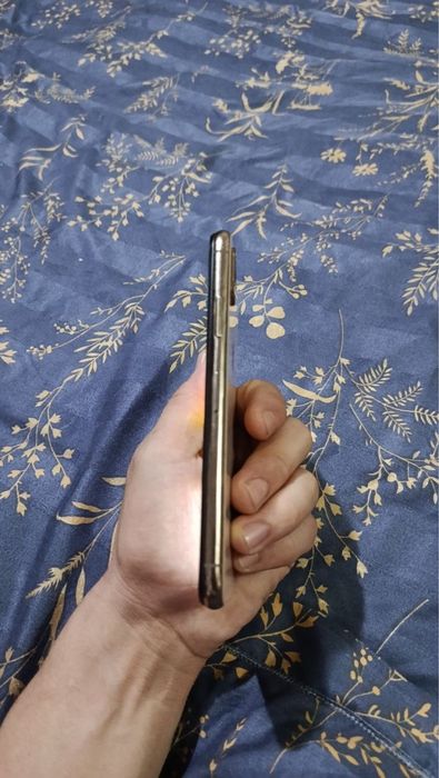 Iphone Xs sotiladi
