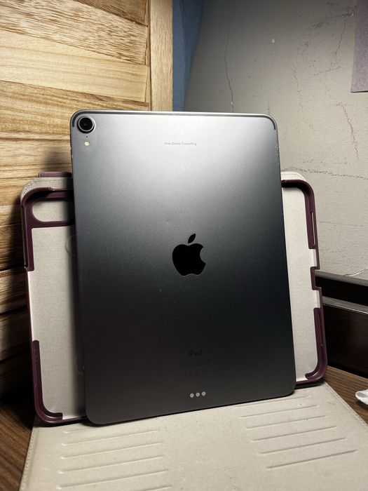 iPad Pro 11 inch 1st Gen 256GB