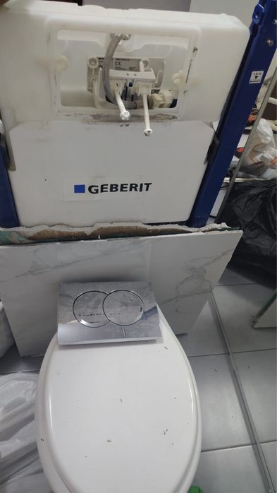 WC suspendat complet