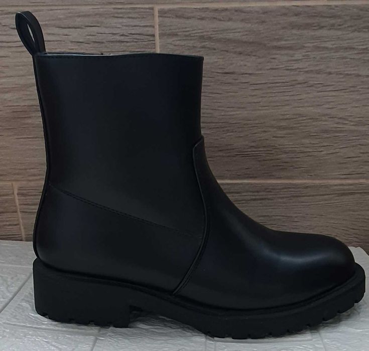 Дамски черни боти