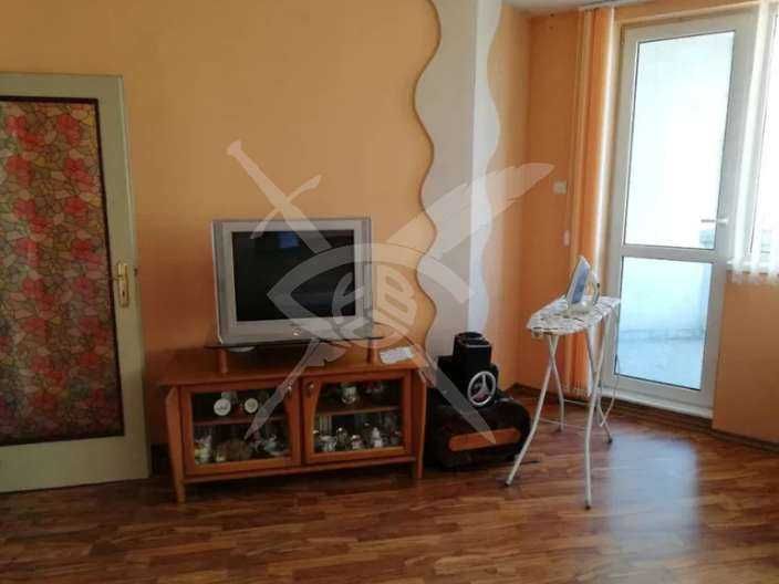 Дава се под наем Тристаен апартамент в Пловдив, Христо Смирненски - 100 кв.м за 598.23 € - Снимка #2