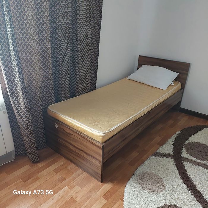 Продам кровати. Размер 80×180, и 90×200