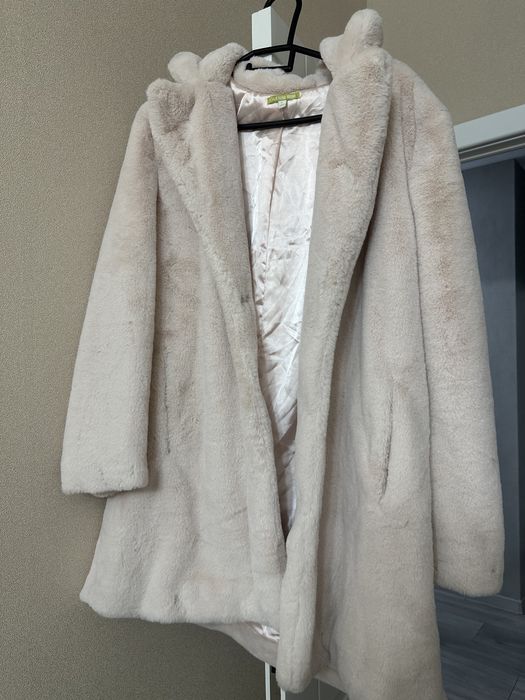 Продам женскую шубу