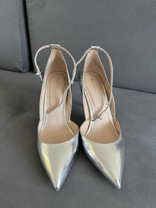 Туфли 40 р,серебистого цвета