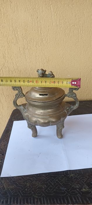 Urnă veche din Bronz