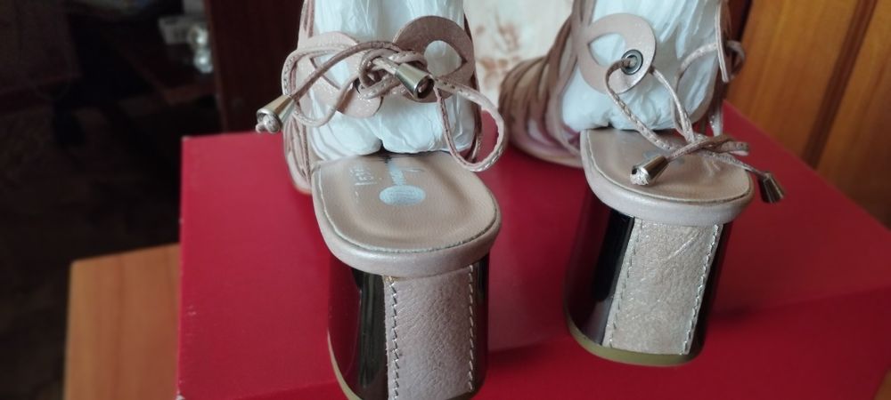 Продам босоножки! Турция!