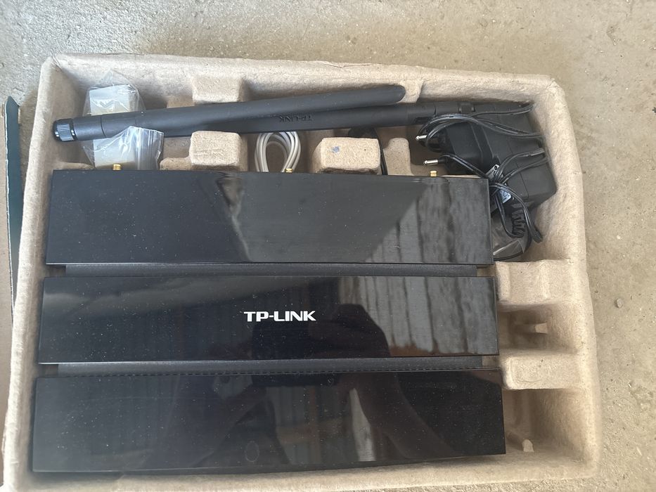 TP-link 54Mbps Wireless 5dB Network starter kit G ADSL2 Model No TD-W5