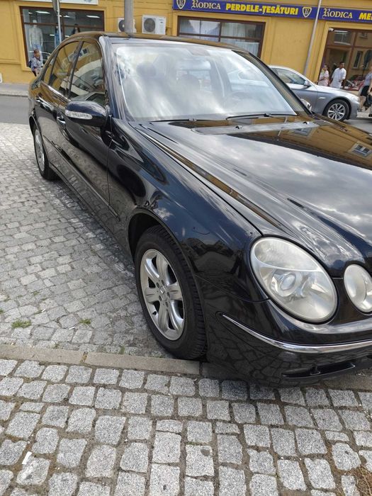 Vând Mercedes e classe 220 , w211 , automat , , chilometri originali.