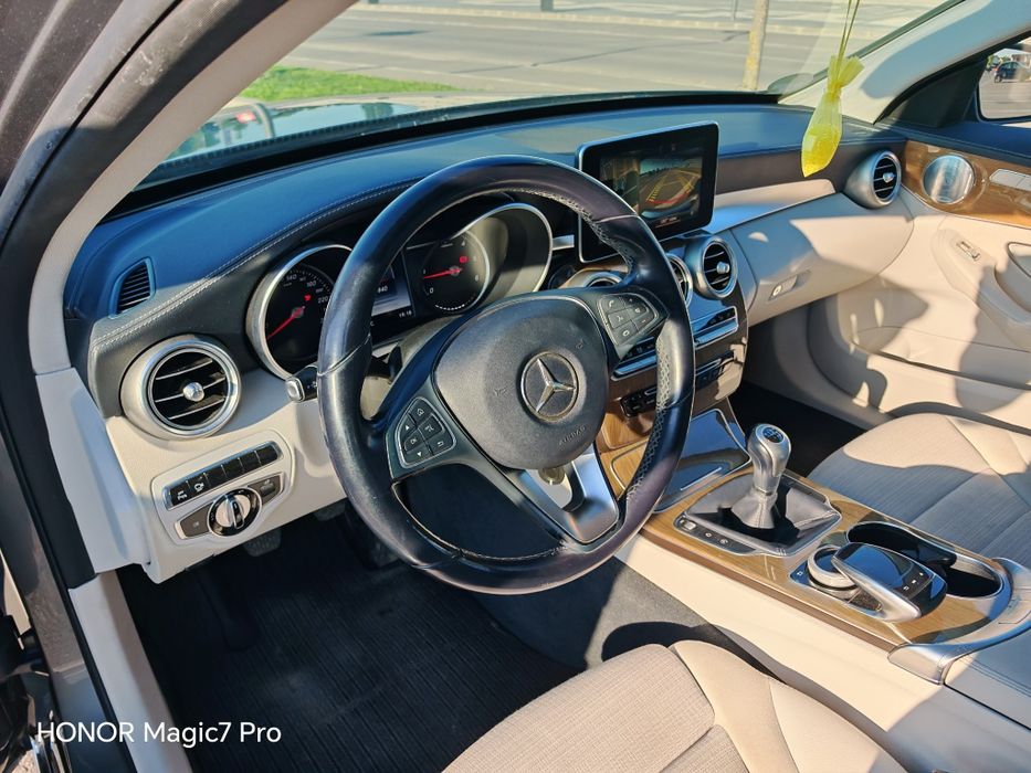 Mercedes Benz C220d