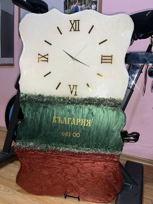 Часовник от епоксидна смола с различни диаметри