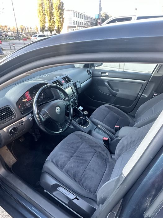 Volkswagen Jetta 1.6 FSI 116 CP