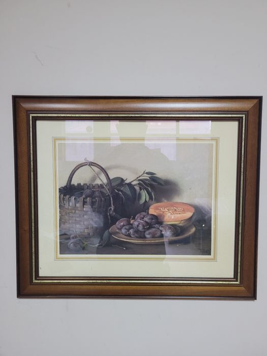 Картина в дървена рамка