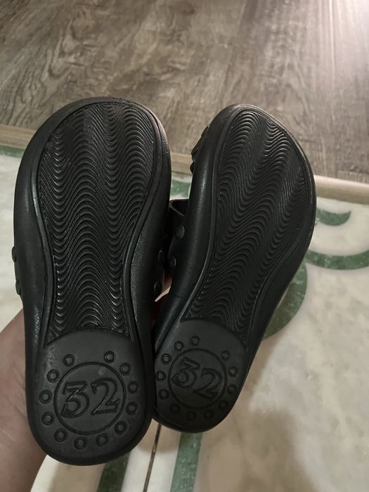 Продам шлепанцы