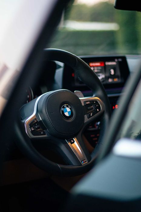 BMW 540i XDrive M-Пакет 2017 Navi*HeadUp*Harman&Kardon Частно Лице