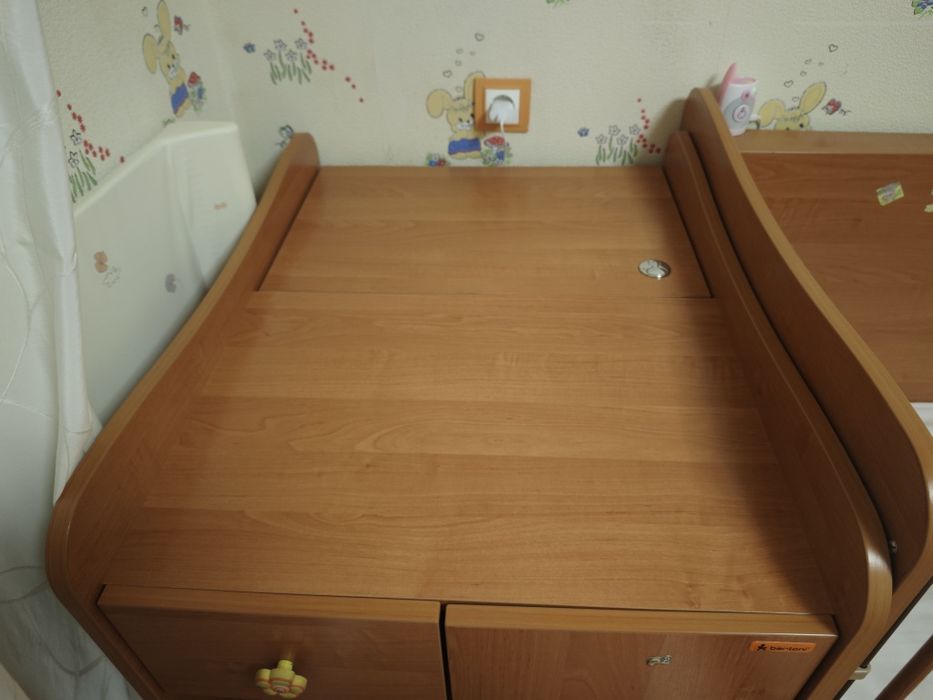 Бебешко  дървено легло