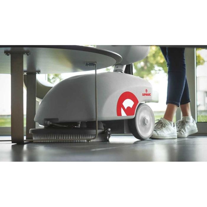 Masina pentru spalat si aspirat pardoseli COMAC Vispa 35E, alimentare 230V, productivitate 1050 mp/h