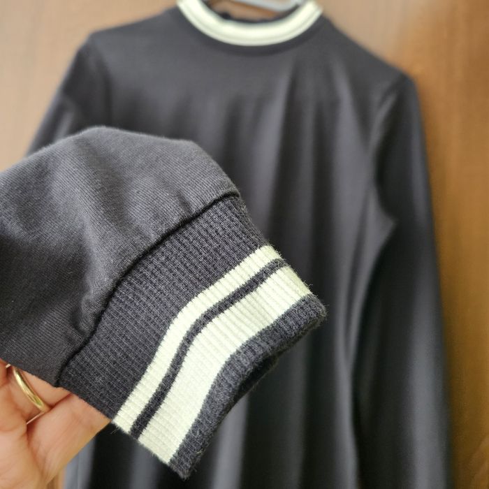 Спортна рокля с дълъг ръкав