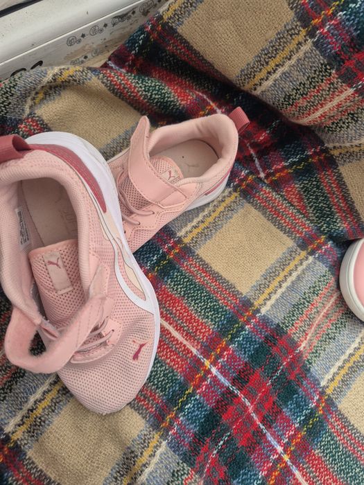 Adidasi Puma fete , mărimea 30