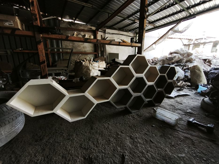 Продам полку декоративную