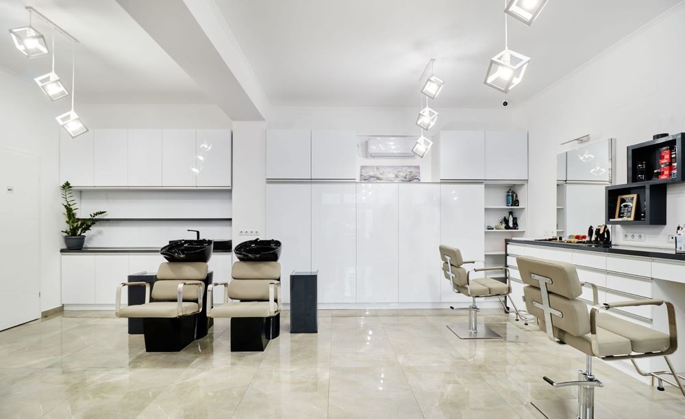 Post Coafura-Frizerie, 1400lei /tura intreaga cu cheltuieli incluse!!!