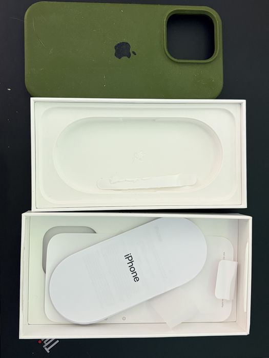 Cutie si husa Iphone 16 PRO