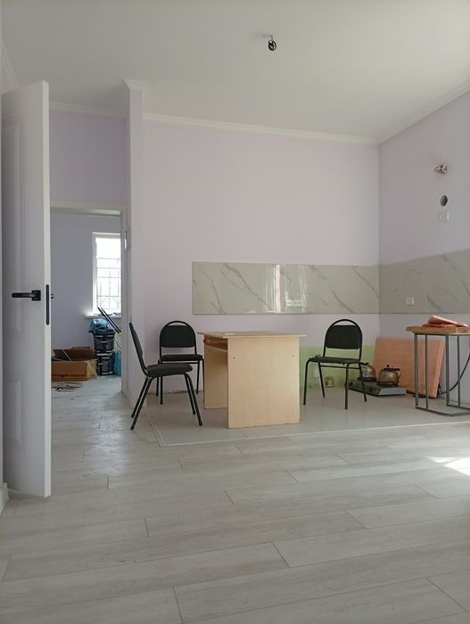 Продается пол дома коммуникации центральные
