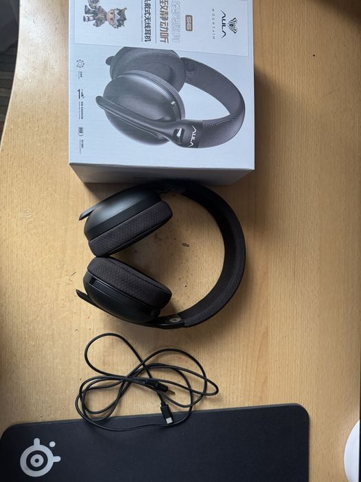 Продам без проводные наушники аула