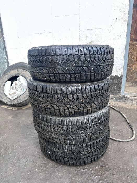 Резина липучка 215/55/17