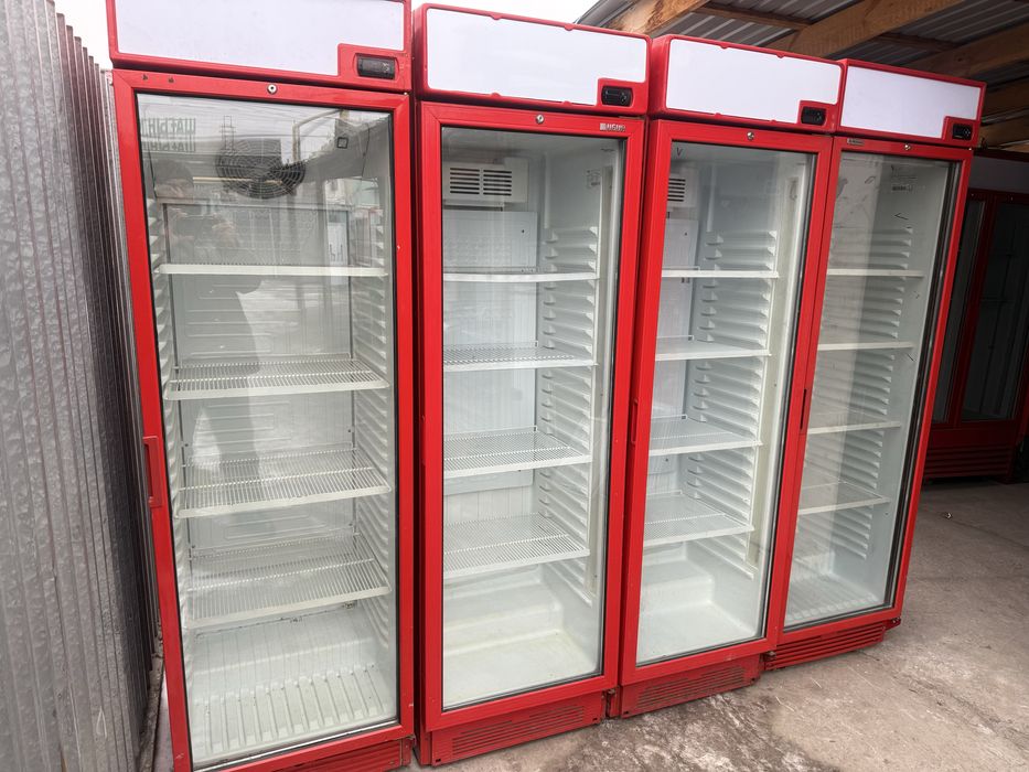 Продам витринный холодильник